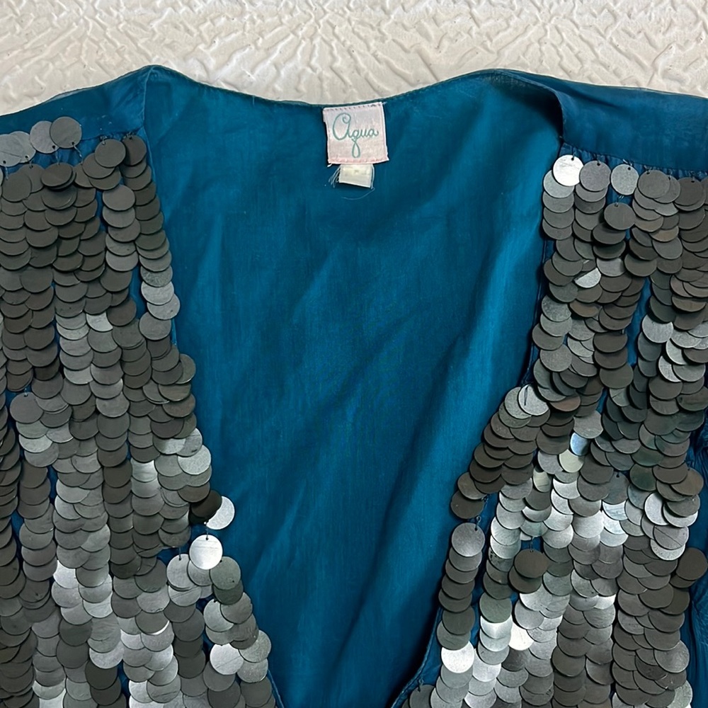 Brand - Aqua , Color - Blue💙💙 , Size - Tag doesn’t say but I would say Small